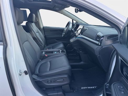 Certified 2024 Honda Odyssey Touring image 19