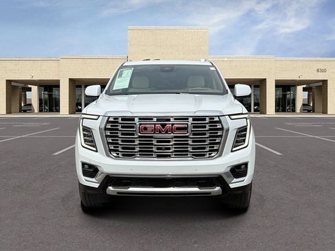 Used 2026 GMC Yukon Denali w/ Denali Reserve Package AWD/4WD image 2