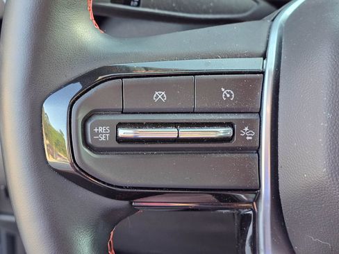 Used 2026 Chevrolet Colorado Z71 w/ Technology Package AWD/4WD image 18