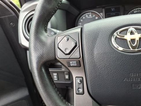 Used 2017 Toyota Tacoma TRD Sport w/ Tow Package AWD/4WD image 24