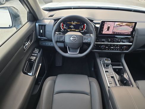 New 2026 Nissan Pathfinder SL FWD image 19
