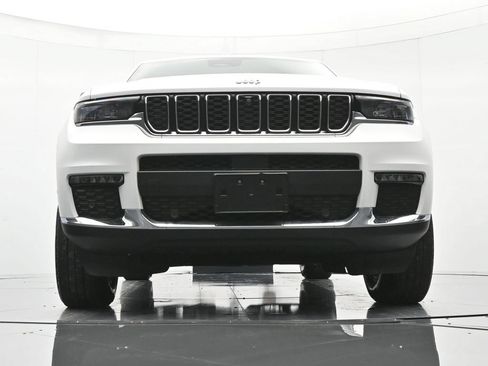 Used 2024 Jeep Grand Cherokee L Limited w/ Luxury Tech Group II AWD/4WD image 39