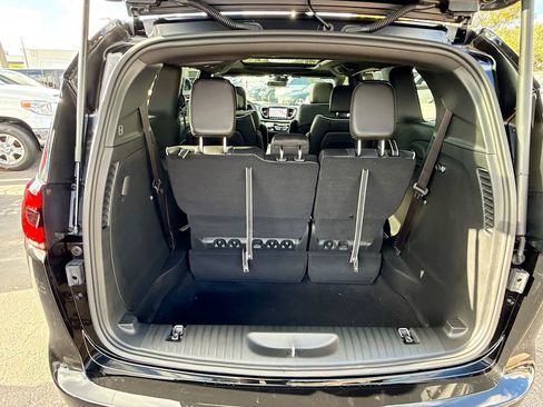 New 2026 Chrysler Pacifica Limited w/ S Appearance Package image 29