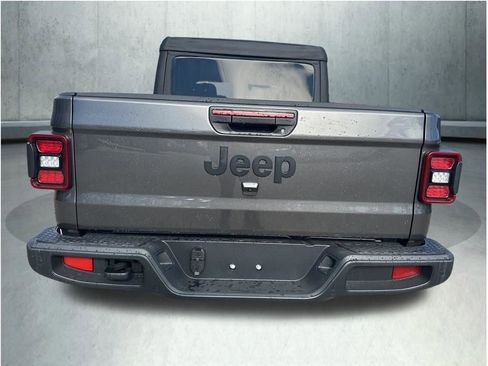 New 2026 Jeep Gladiator Sport image 4