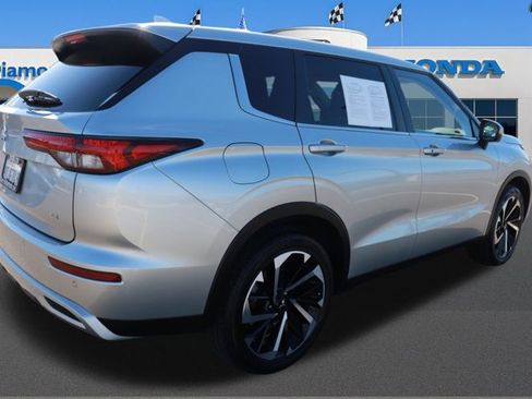 Used 2024 Mitsubishi Outlander SE image 8