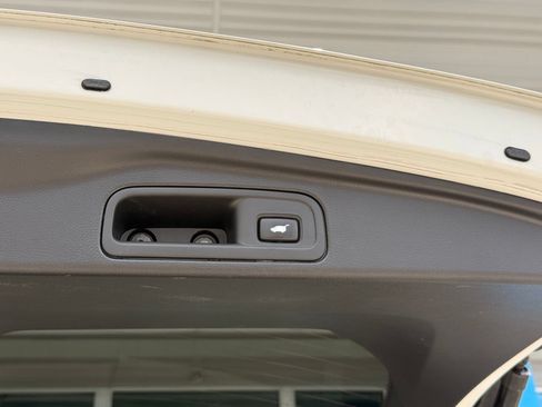 Used 2018 Honda Pilot Touring image 24
