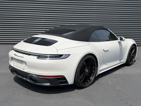 Certified 2022 Porsche 911 Carrera GTS RWD image 9
