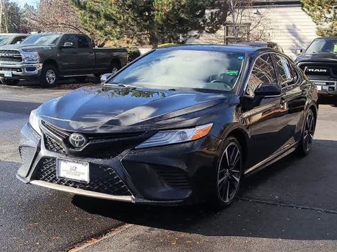 Used 2020 Toyota Camry XSE image 4