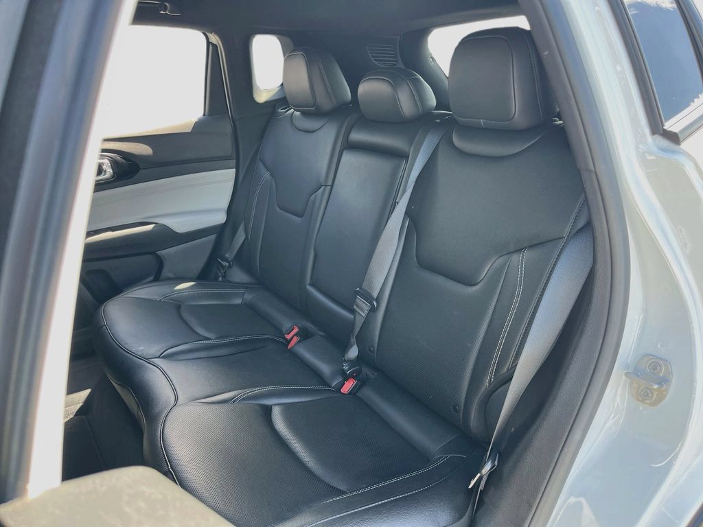 Used 2025 Jeep Compass Limited w/ Elite Group AWD/4WD image 24