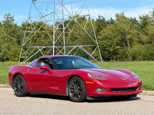 Used 2005 Chevrolet Corvette Coupe w/ Preferred Equipment Group RWD image 3