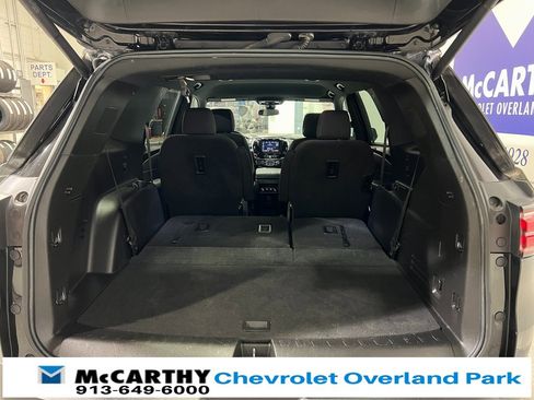 Used 2023 Chevrolet Traverse LT image 29