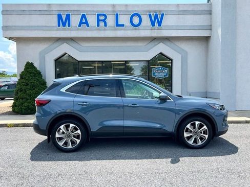 Used 2023 Ford Escape Platinum w/ Premium Technology Package image 3