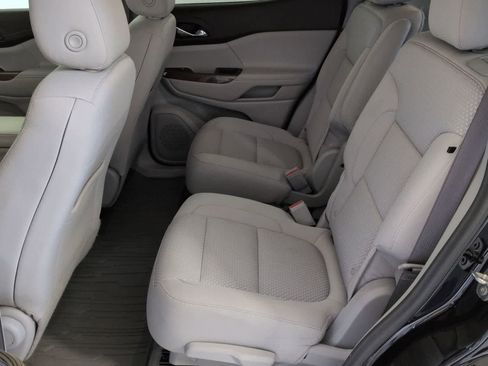 Used 2022 GMC Acadia SLE AWD/4WD image 19