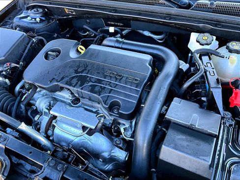 Used 2024 Chevrolet Malibu LT image 35