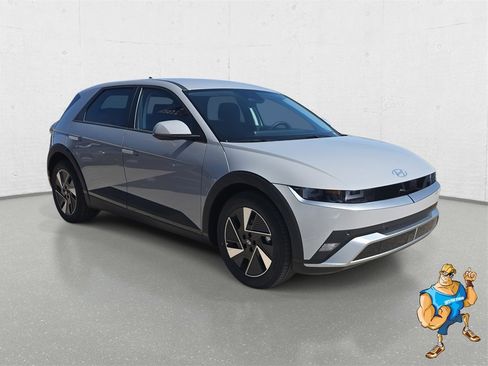 New 2026 Hyundai Ioniq 5 SE image 3