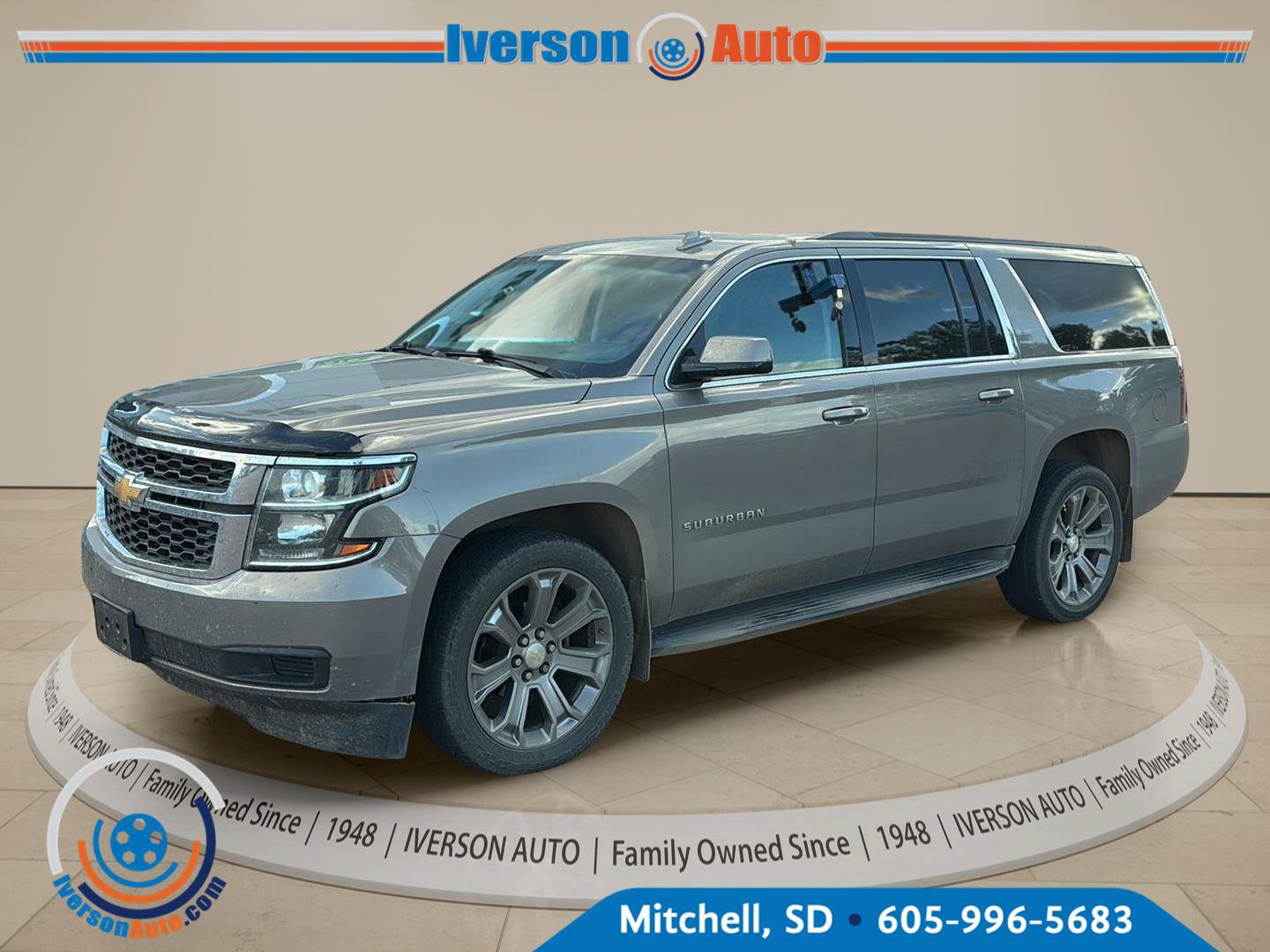Used 2018 Chevrolet Suburban LS w/ Enhanced Driver Alert Package AWD/4WD image 2