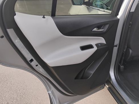 Used 2023 Chevrolet Equinox LT FWD image 16