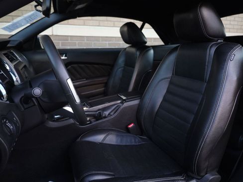 Used 2010 Ford Mustang Convertible RWD image 25