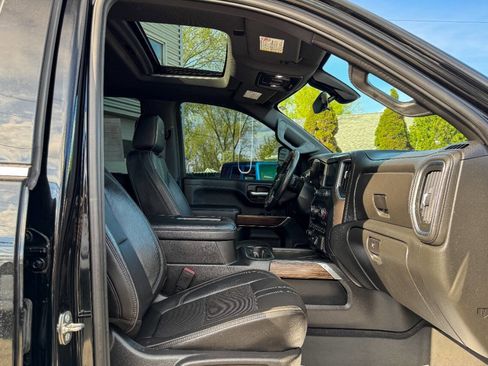 Used 2020 Chevrolet Silverado 2500 High Country w/ Z71 Off-Road Package AWD/4WD image 15
