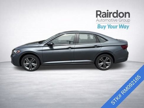 Used 2024 Volkswagen Jetta SE FWD image 4