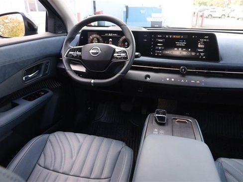 Certified 2025 Nissan Ariya Platinum image 22