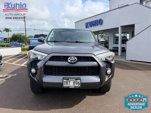 Used 2018 Toyota 4Runner SR5 AWD/4WD image 2