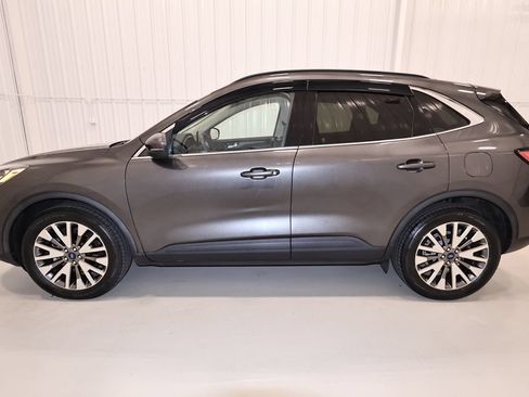 Certified 2020 Ford Escape Titanium w/ Titanium Premium Package 2.0 AWD/4WD image 7