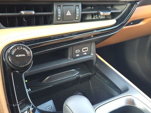 Used 2025 Lexus NX 250 FWD w/ Accessory Package (2T) image 31