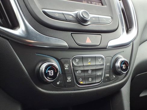 Used 2021 Chevrolet Equinox LT image 14