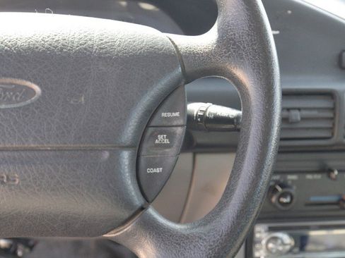 Used 1995 Ford Escort LX FWD image 18