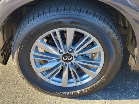 Used 2024 INFINITI QX80 Luxe image 9