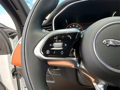 New 2025 Jaguar F-PACE R-Dynamic S image 31