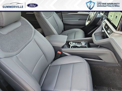 New 2026 Ford Explorer Active RWD image 12