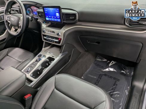 Used 2022 Ford Explorer XLT w/ Equipment Group 202A image 32