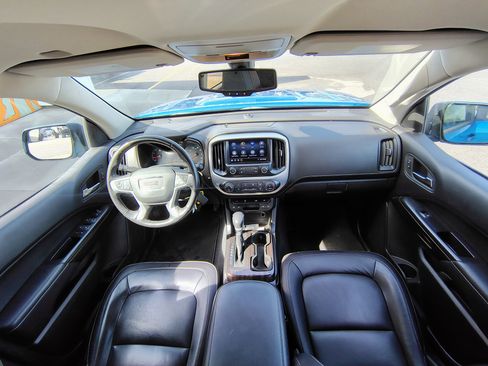 Used 2022 GMC Canyon Elevation w/ Elevation Premium Package AWD/4WD image 2