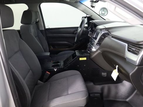 Used 2019 Chevrolet Tahoe 2WD w/ Enhanced Driver Alert Package image 18