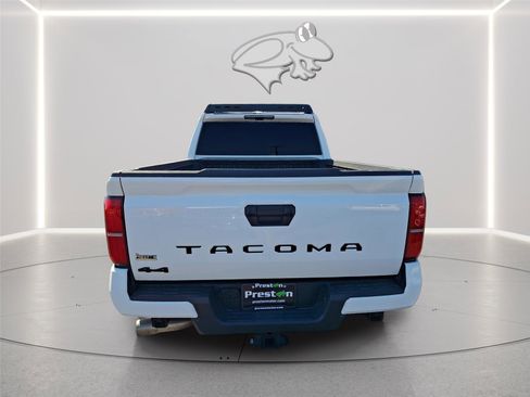 Used 2024 Toyota Tacoma TRD Off-Road AWD/4WD image 4