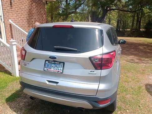 Used 2019 Ford Escape SE image 22