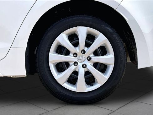Used 2025 Toyota Corolla LE image 11