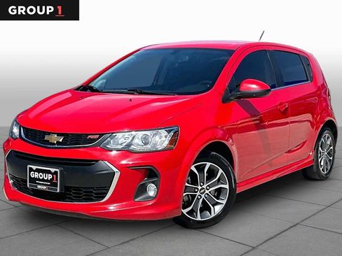 Used 2017 Chevrolet Sonic LT FWD image 1
