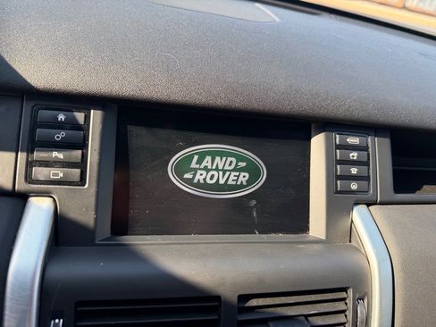 Used 2018 Land Rover Discovery Sport SE image 31