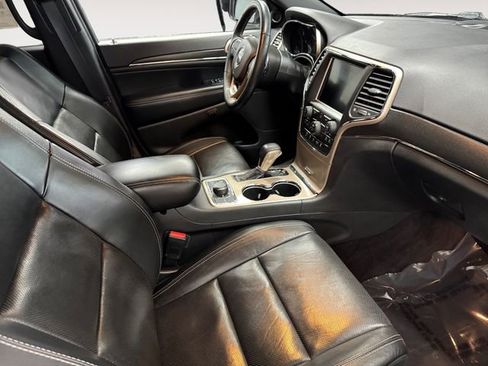 Used 2017 Jeep Grand Cherokee Limited w/ Luxury Group II image 4