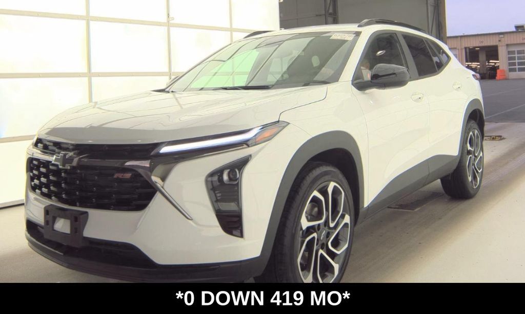 Used 2026 Chevrolet Trax RS w/ Driver Confidence Package FWD image 1