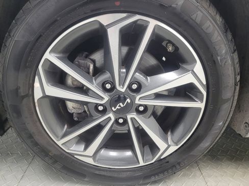 Used 2024 Kia Forte LXS FWD image 31