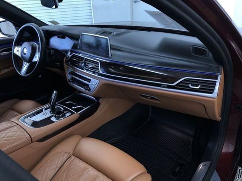 Used 2022 BMW 750i xDrive w/ Luxury Rear Seating Package AWD/4WD image 26