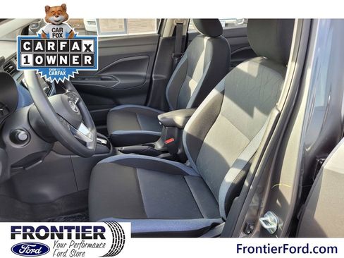 Used 2025 Nissan Versa SV image 11