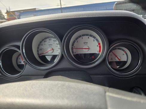 Used 2009 Dodge Challenger R/T RWD image 21