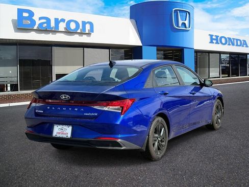 Used 2023 Hyundai Elantra Blue FWD image 5