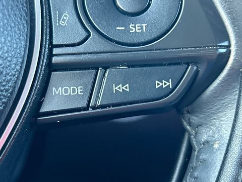 Used 2022 Toyota Corolla Cross XLE FWD image 17