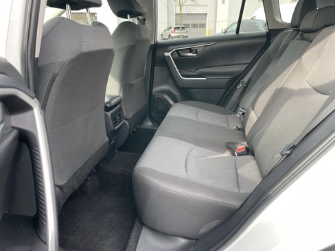 Used 2025 Toyota RAV4 XLE image 30